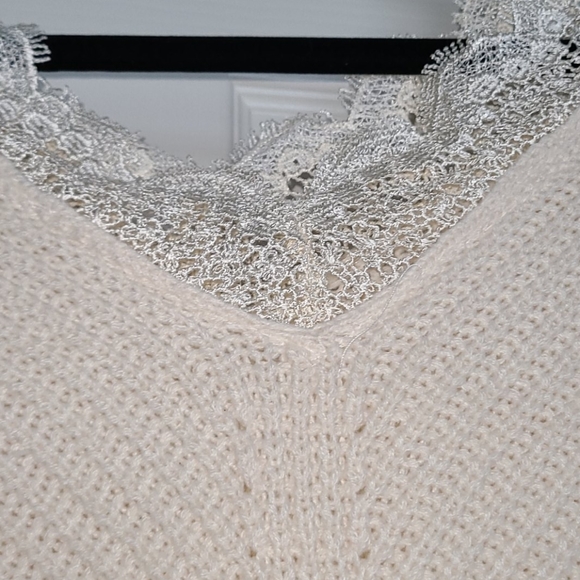 Cropped sweater - Picture 2 of 2